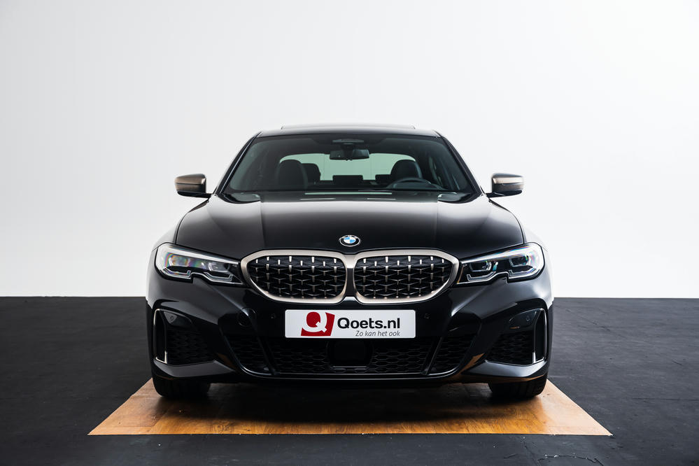 BMW Saphirschwarz (3).jpg