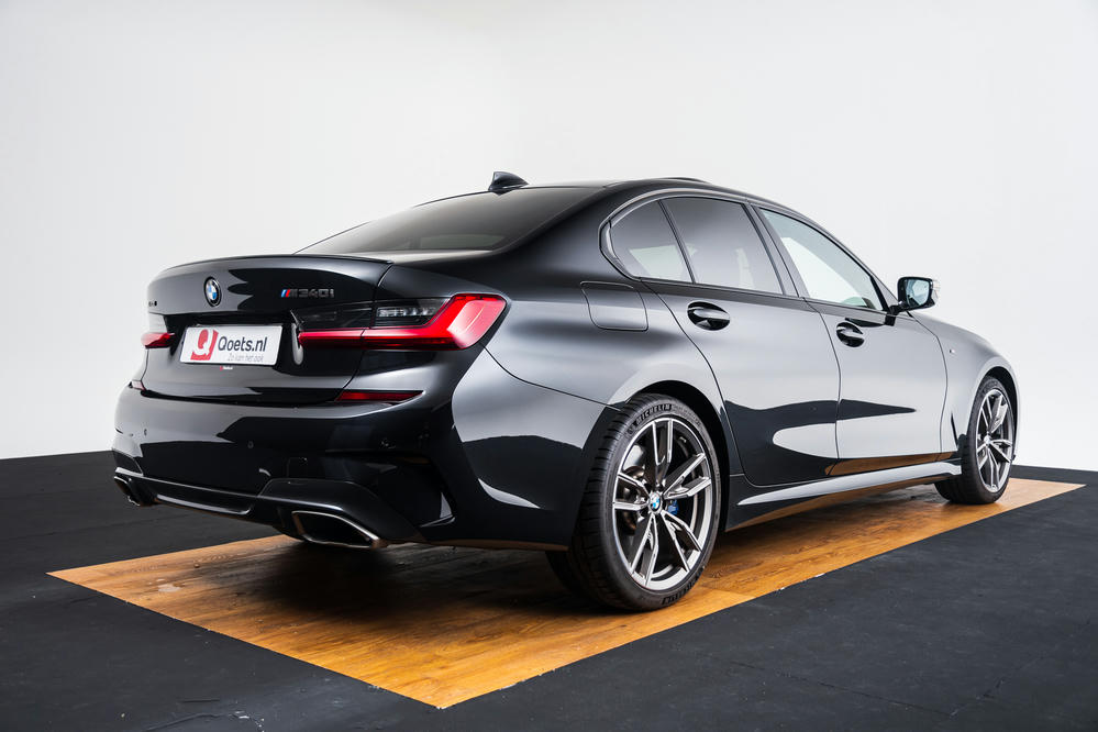 BMW Saphirschwarz (31).jpg