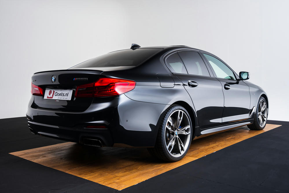 BMW Saphirschwarz (48).jpg