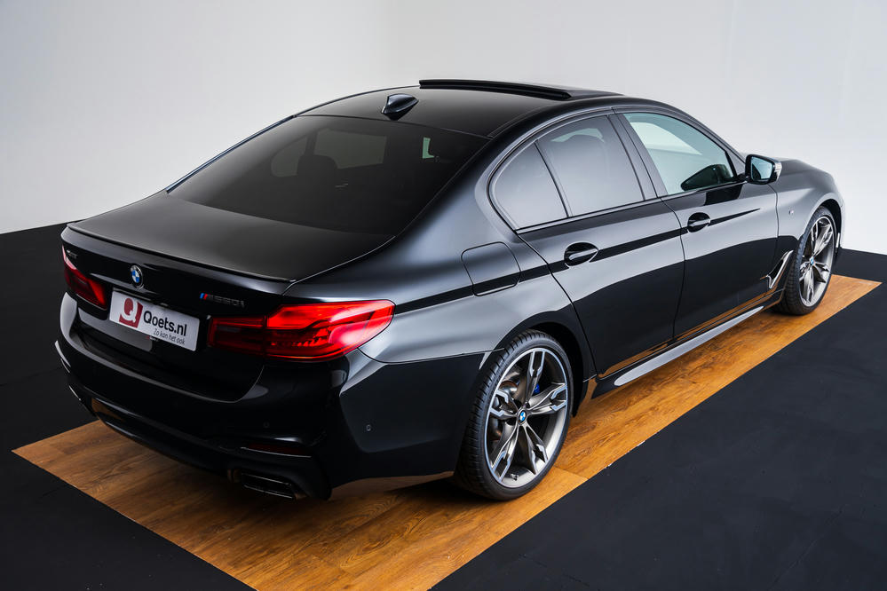 BMW Saphirschwarz (49).jpg