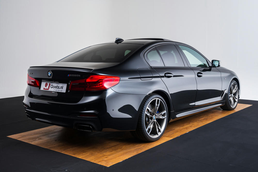 BMW Saphirschwarz (50).jpg