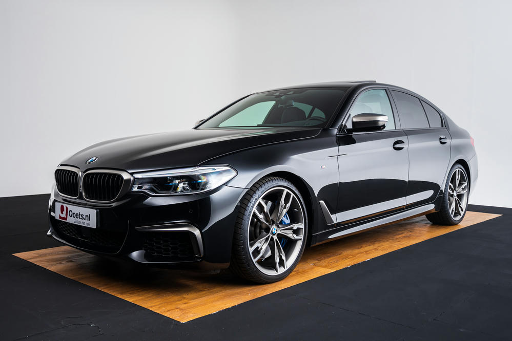 BMW Saphirschwarz (51).jpg