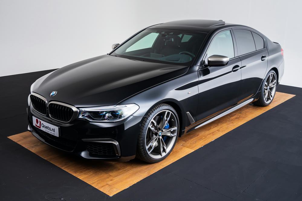 BMW Saphirschwarz (52).jpg