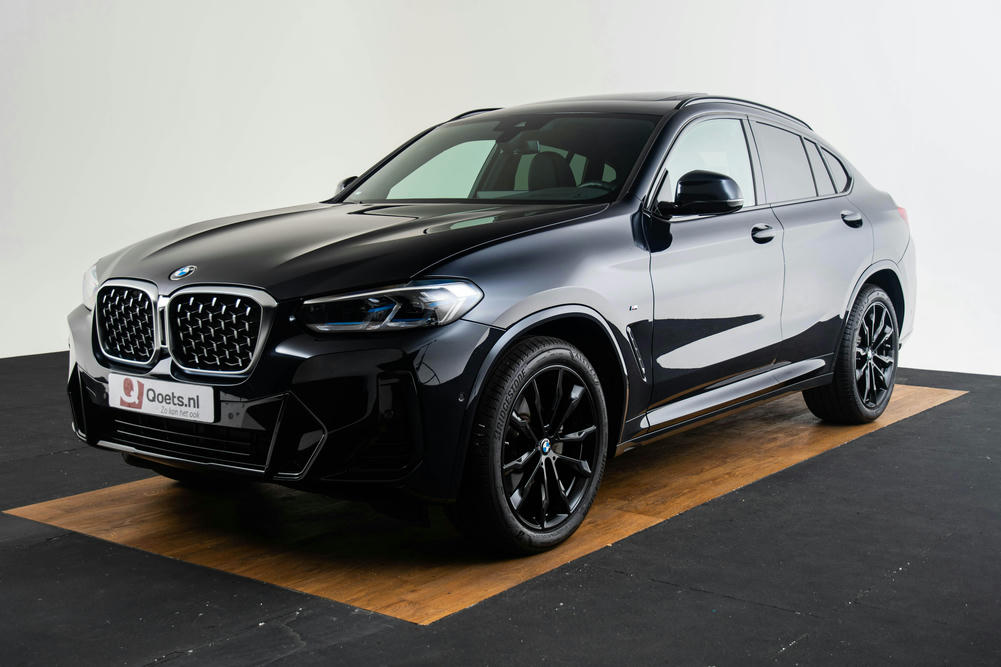 BMW X4 facelift linksvor 1