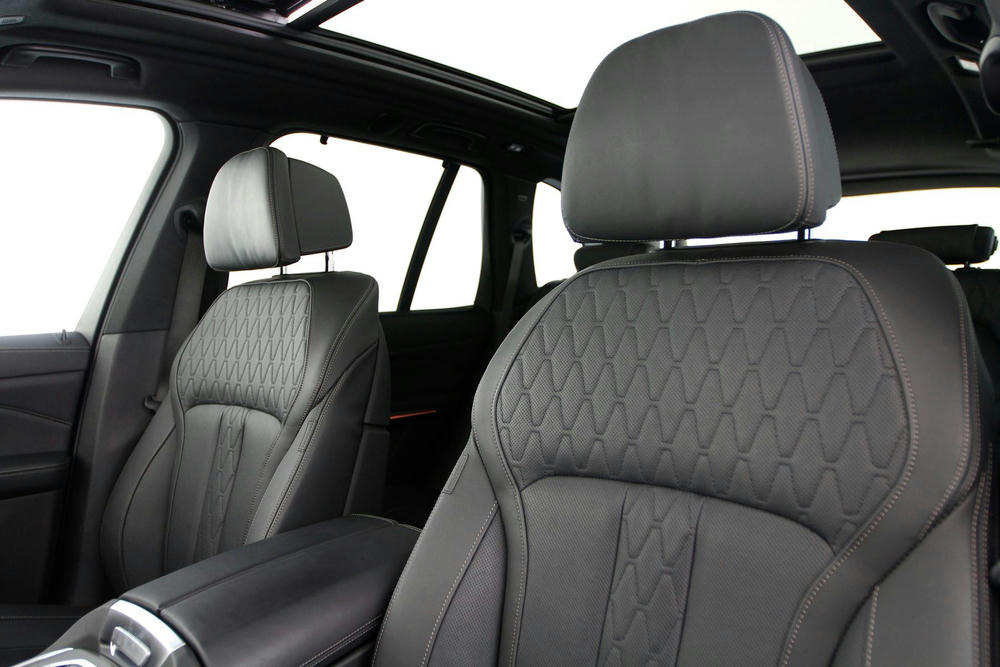 BMW X5 -456 - Comfortstoelen voor.jpg