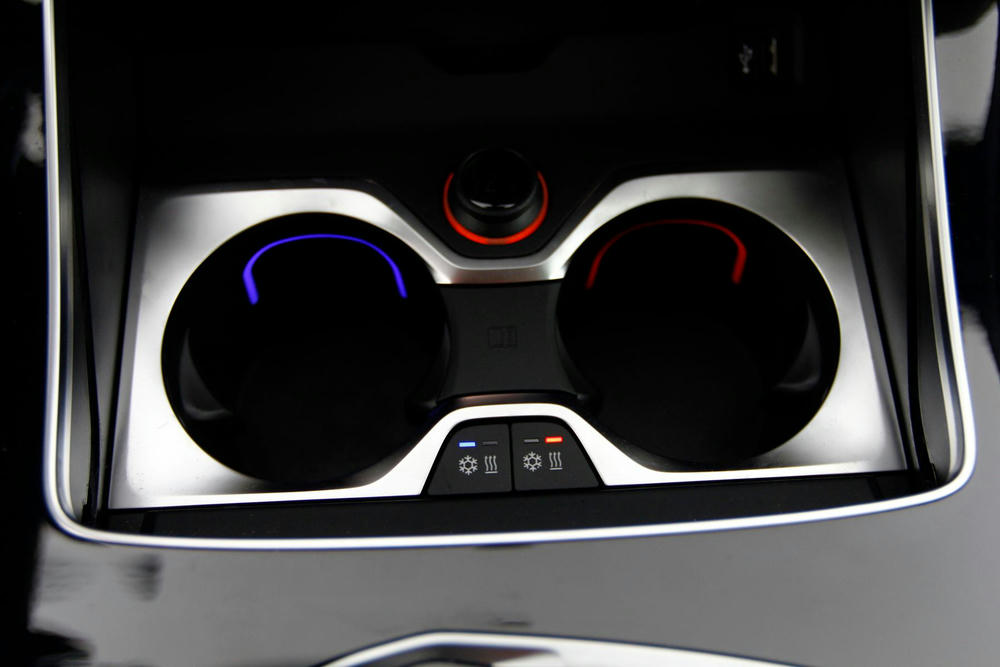 BMW X5 - 442 - Bekerhouders met temperatuur functie