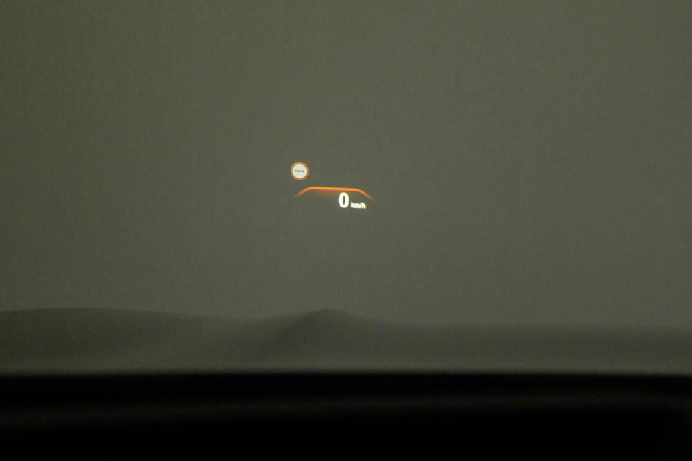BMW X5 - 610 - BMW Head-Up Display.jpg