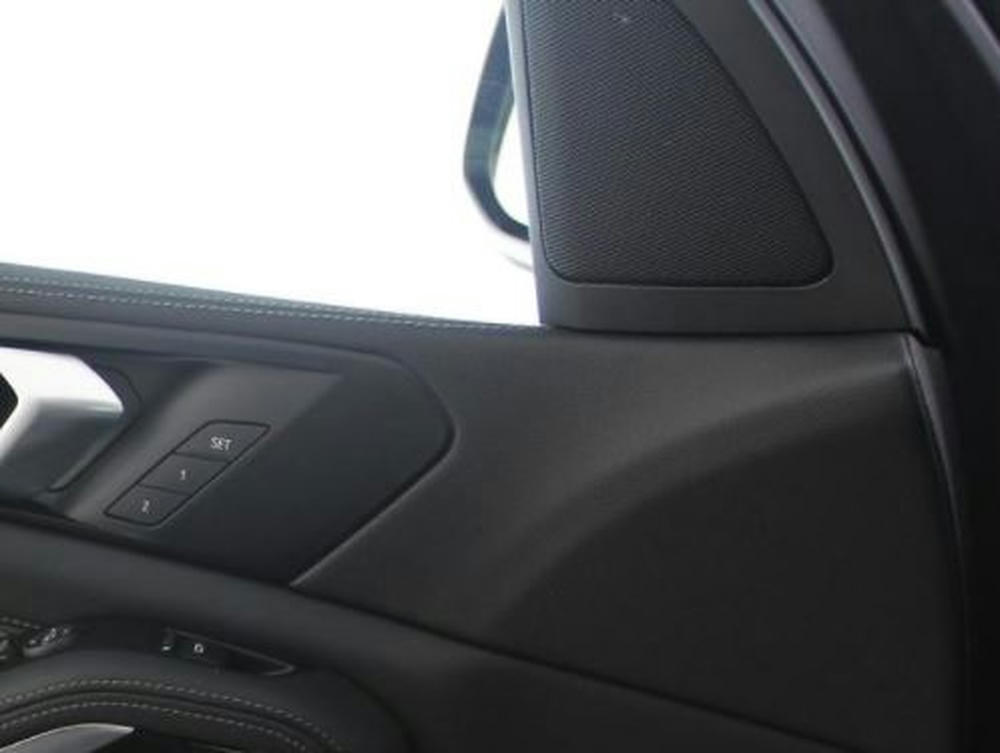 BMW X5 - 676 - HiFi System