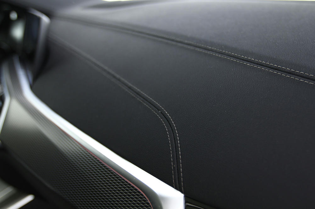 BMW X5 Sensatec Dashboard.JPG