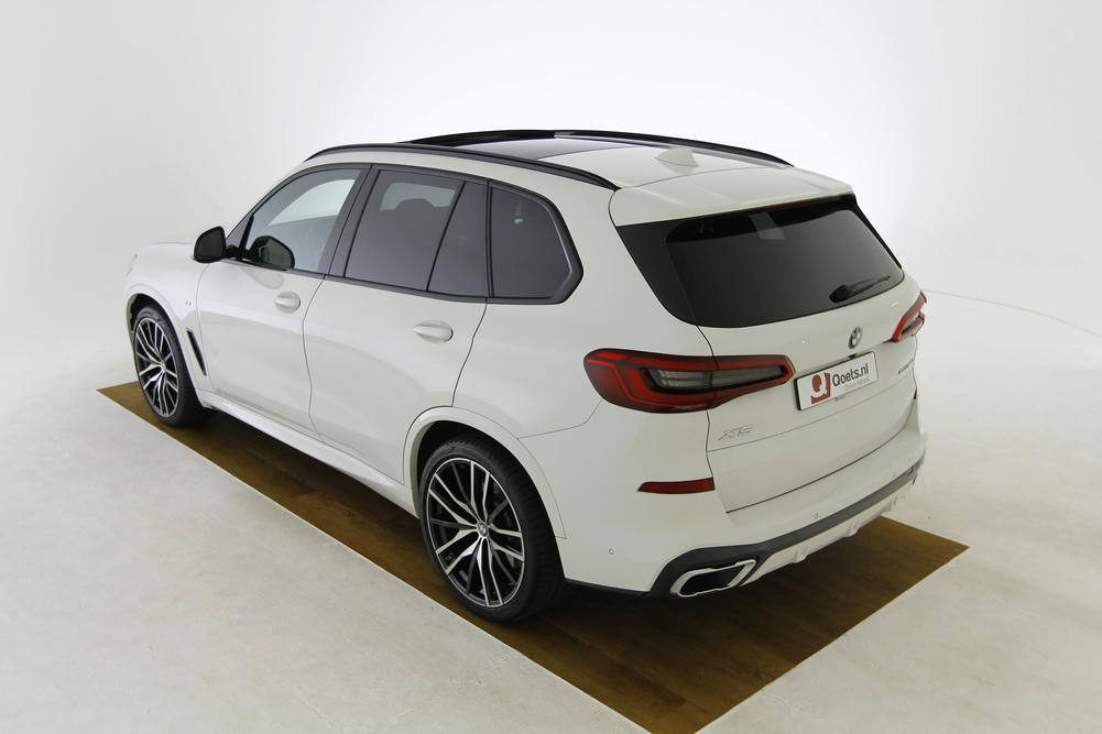 BMW X5 Shadow Line omlijsting.JPG