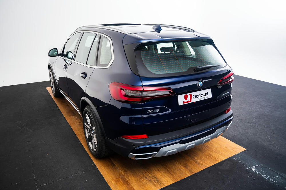 BMW X5 Tansanitblau.jpg