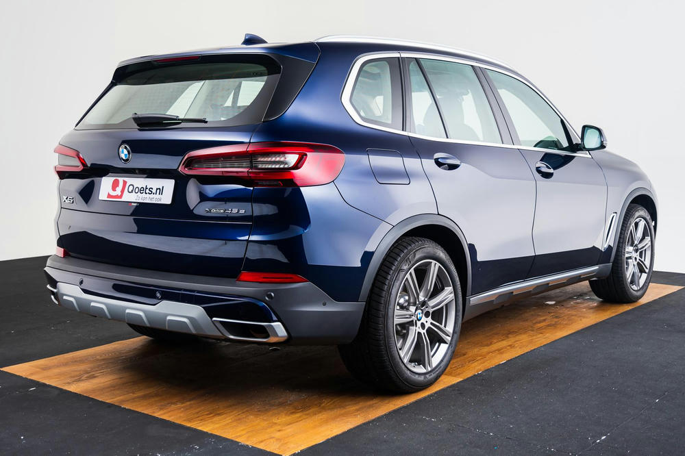 BMW X5 Tansanitblau.jpg