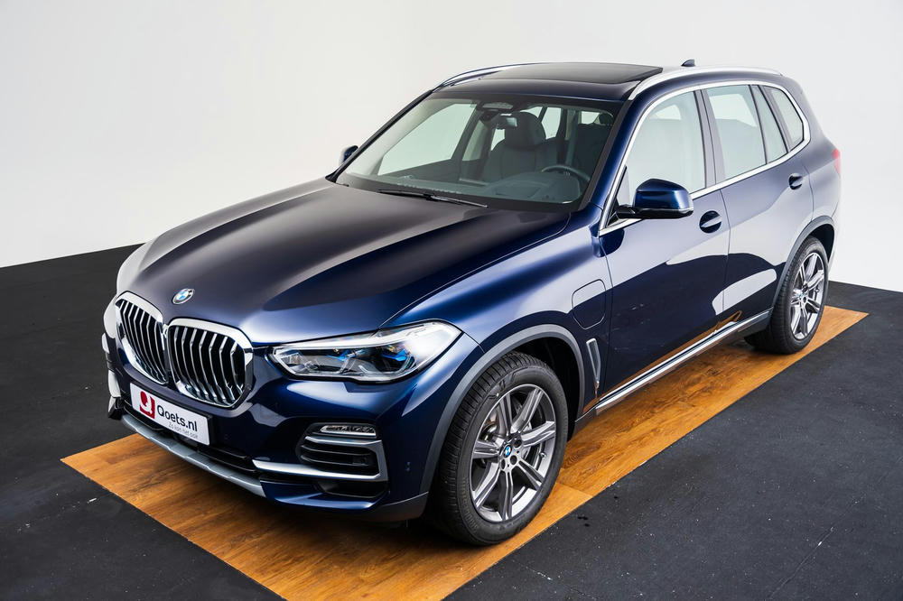 BMW X5 Tansanitblau.jpg