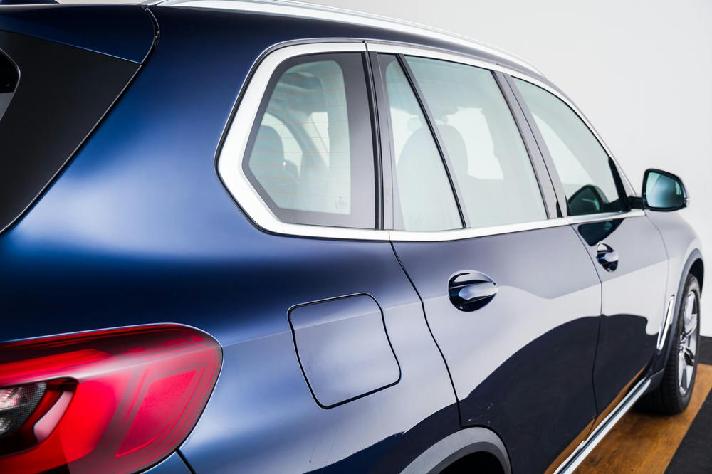 BMW X5 Tansanitblau.jpg