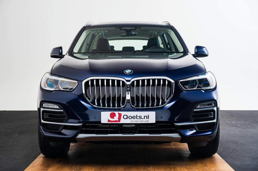 BMW X5 Tansanitblau.jpg