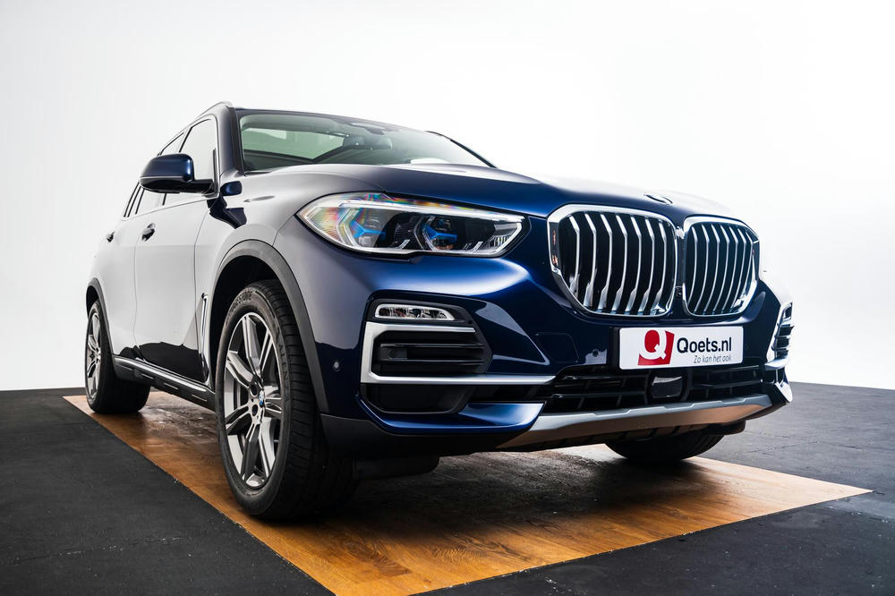 BMW X5 Tansanitblau.jpg