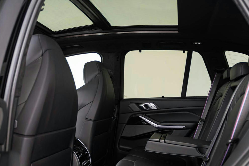 BMW X5 met pano van binnen