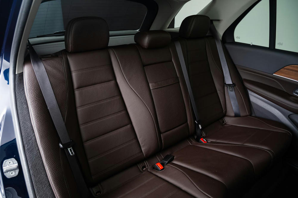 Bruin leder beklede achter stoelen