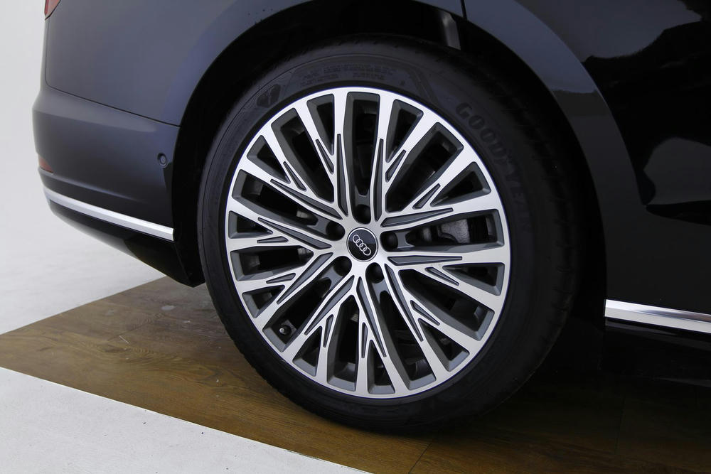 EXTR_CAR-11607-CD1A2E61-074F-4A8C-BCDDCBC1784384FE