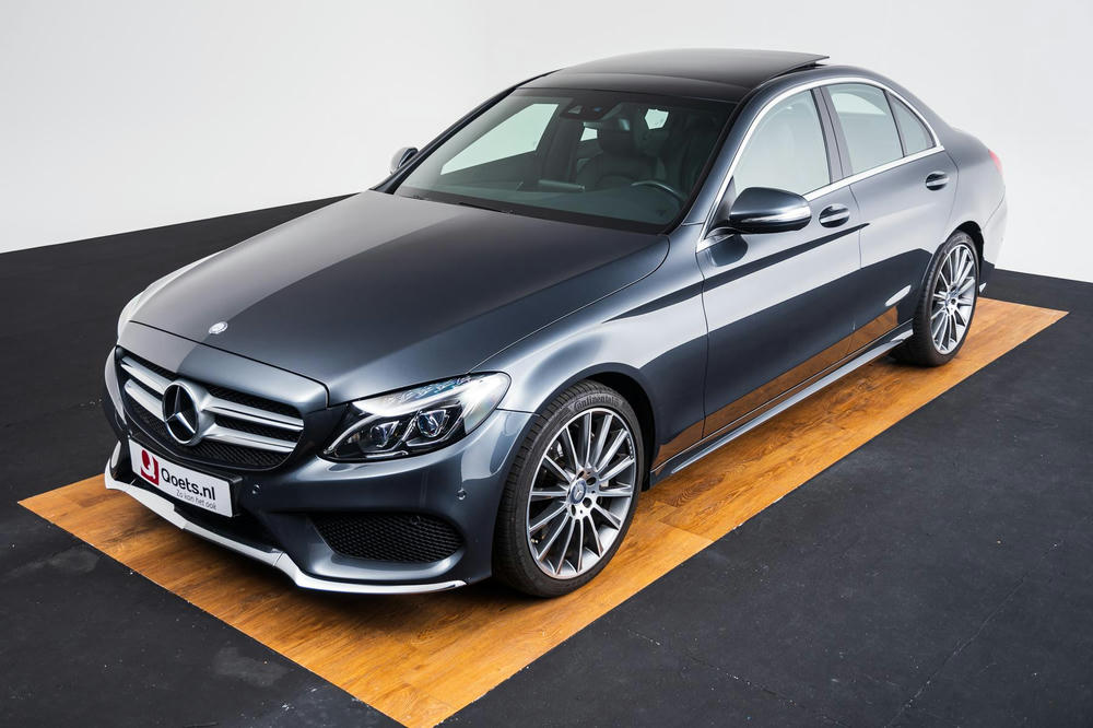 EXTR_CAR-16974-8DB3A942-765F-488A-9B0A6A9E9CFBB821 (1)