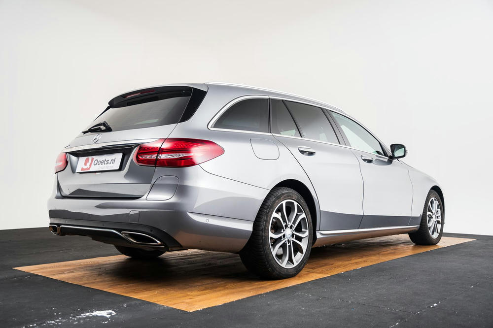 EXTR_CAR-18466-7729CE51-A8D6-465D-8E35464154092C14