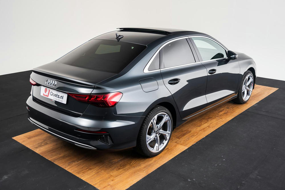 EXTR_CAR-18801-A7614287-BA24-4776-8545CFEE1D013AF0