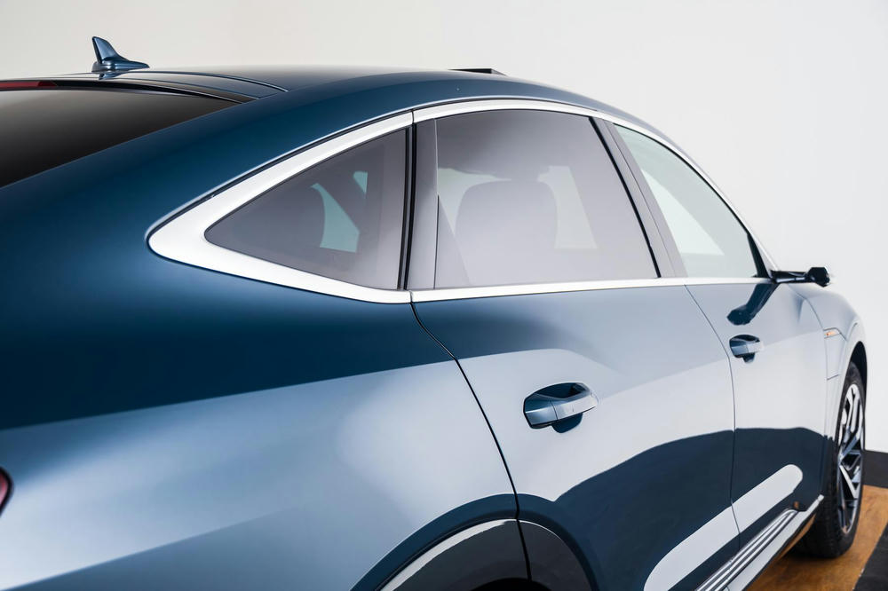 EXTR_CAR-18865-0CDABEB5-24DD-4CCE-B204DE6289C0B75E