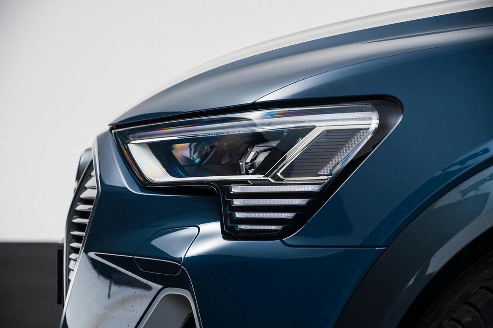 EXTR_CAR-18865-4A909BB8-6A56-438F-9ABFD1AACCFE5EFB