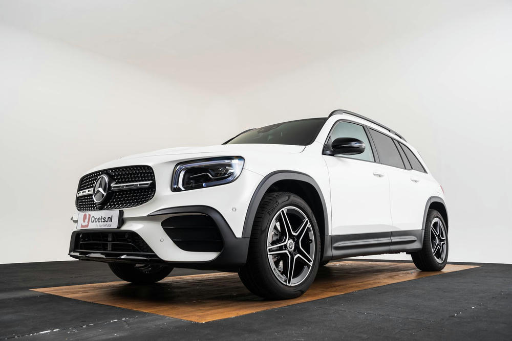 EXTR_CAR-22195-67635106-12C7-49FB-9E79E9357A189645