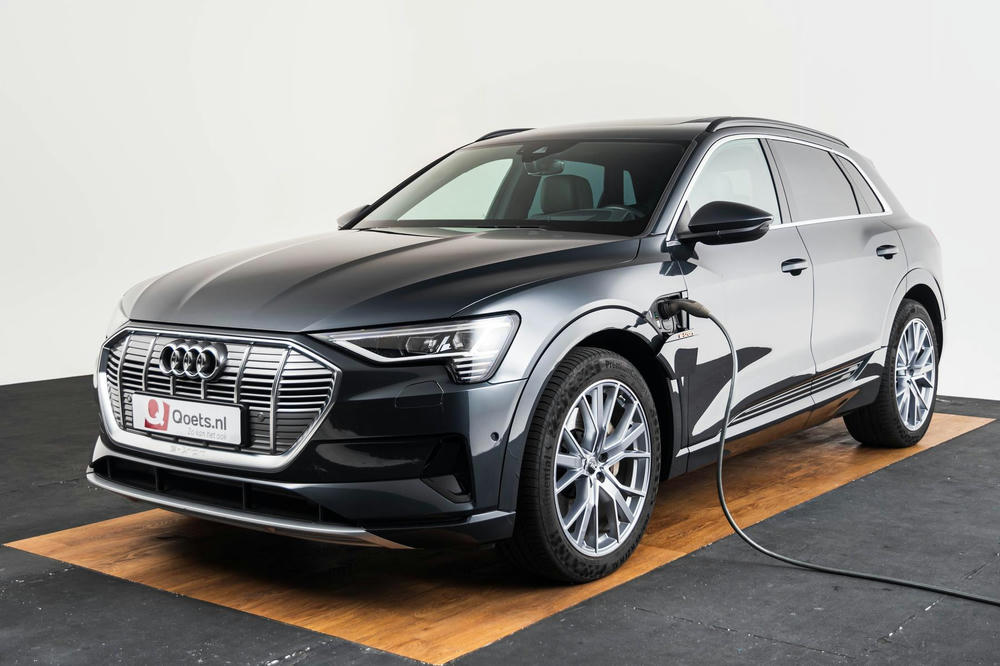 EXTR_CAR-23112-5726445F-4431-4871-9DA78F41A9784E4A