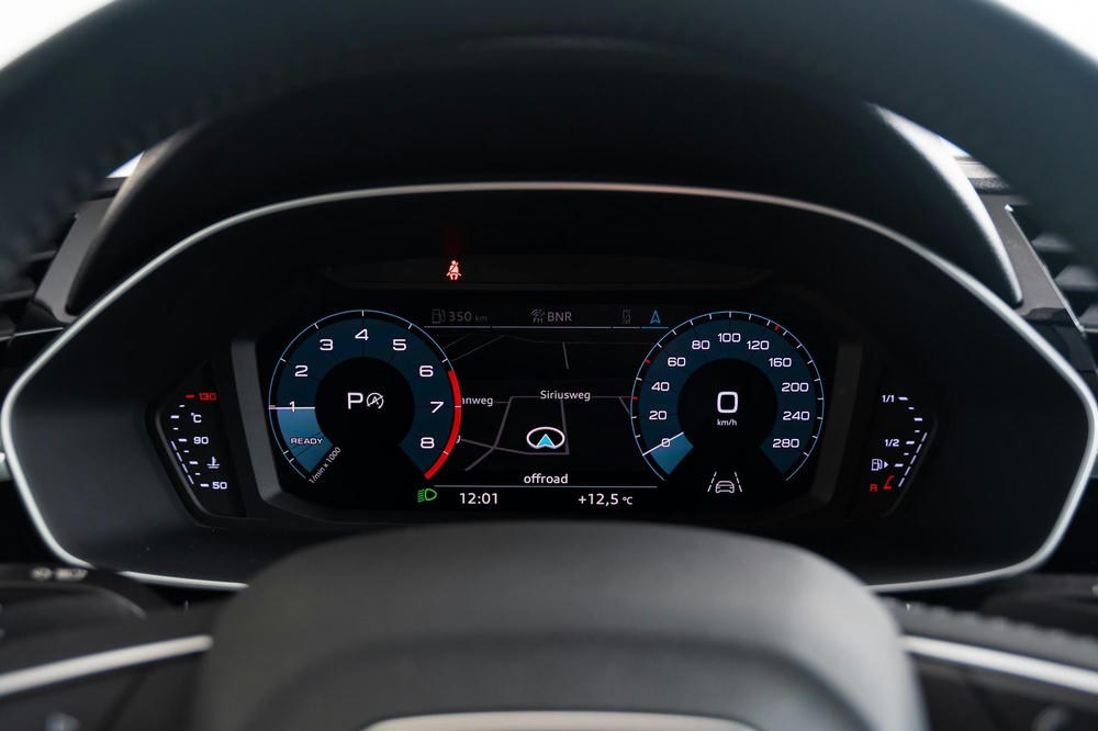 INTR_CAR-16513-703ED51C-1885-4B63-9EDD13DFE1269094