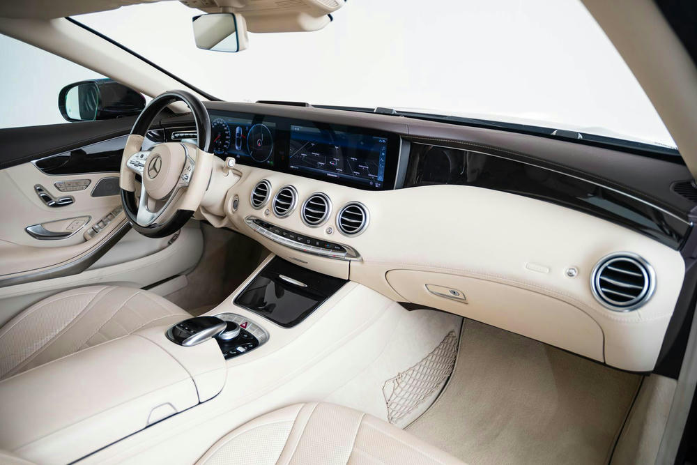 INTR_CAR-19906-C5E80285-3765-4A7E-B93D433D1962920C