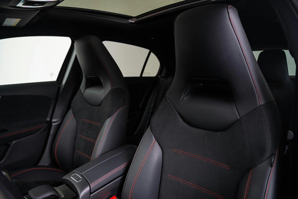 INTR_CAR-20964-1248C4FA-F449-488D-A2D94A9A6E15EC3B