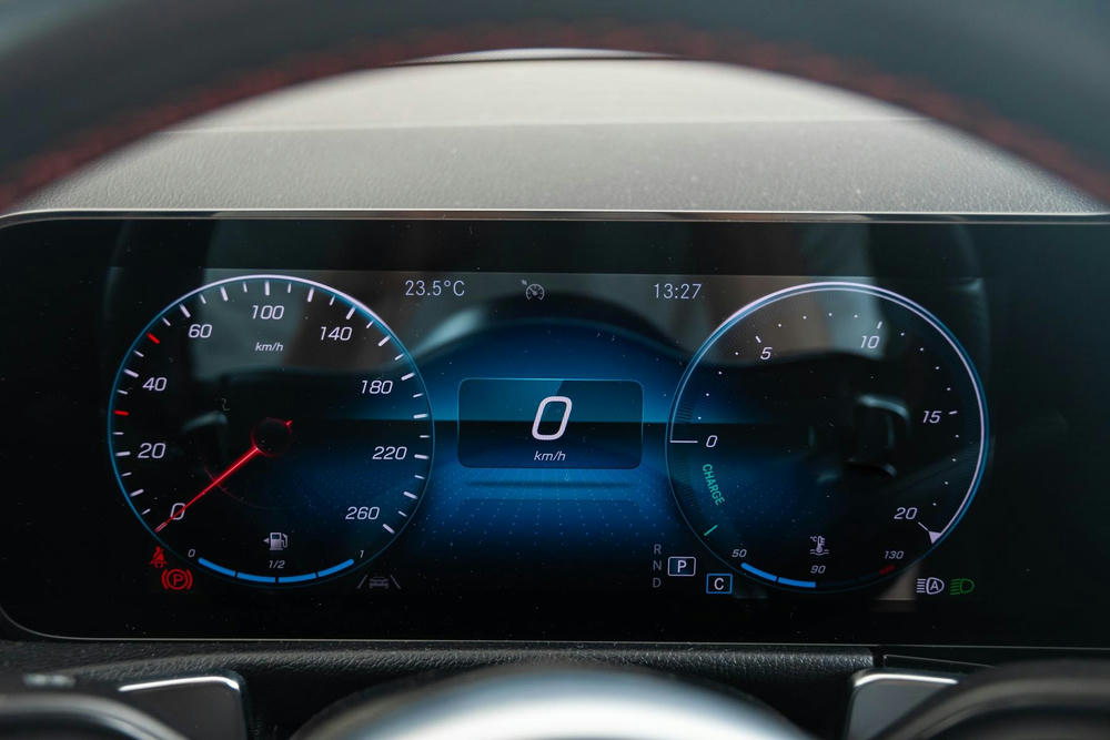 INTR_CAR-22696-4A70CF26-E9C1-4E5C-816D1FFB093E903C