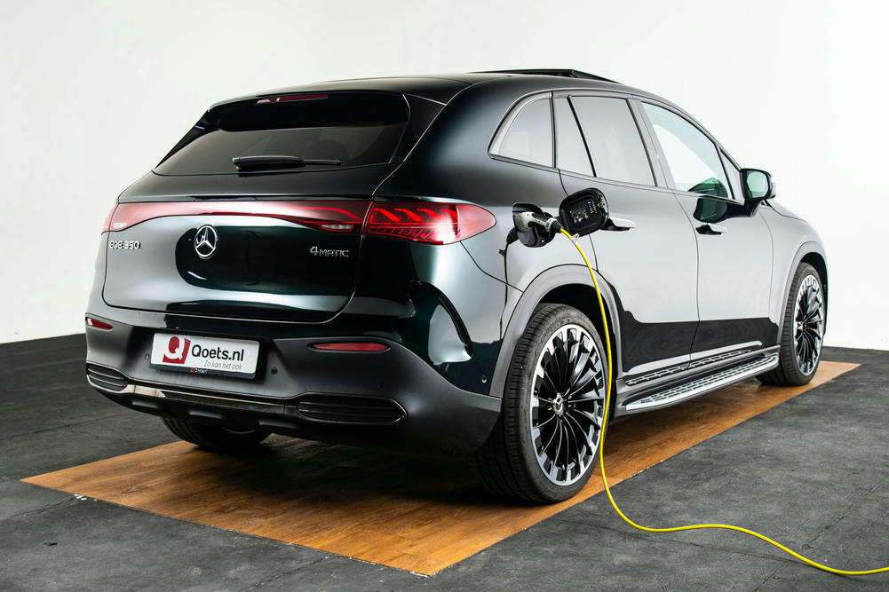 Mercdedes EQE SUV achteraanzicht