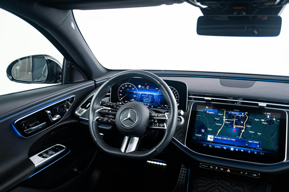 Mercedes - E 300e Estate - Interieur (26)