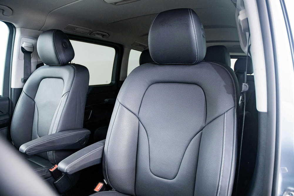 Mercedes - V 300 L3 Avantgarde - 4461317 - Interieur (2)