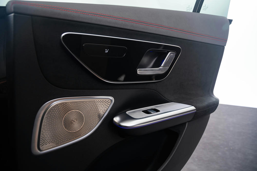 Mercedes EQE (14).jpg