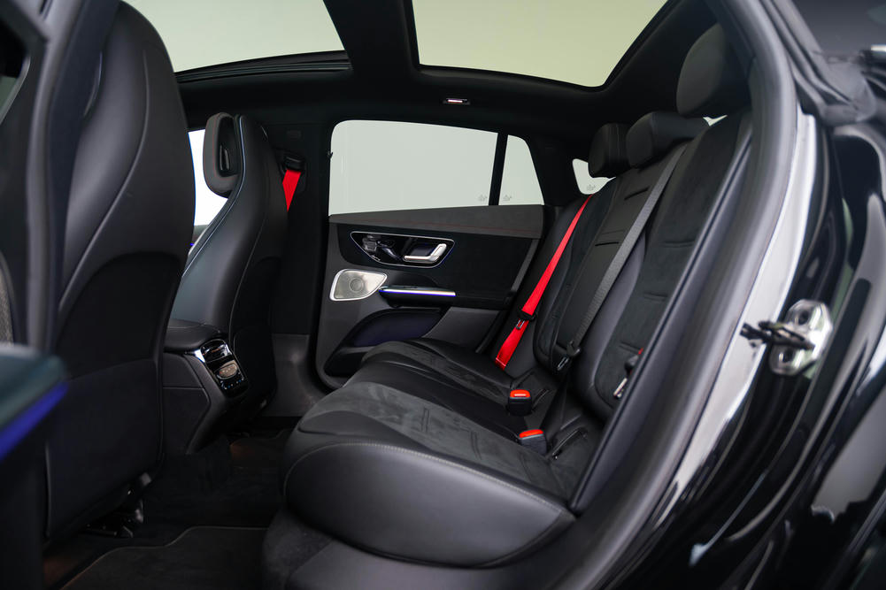 Mercedes EQE (20).jpg