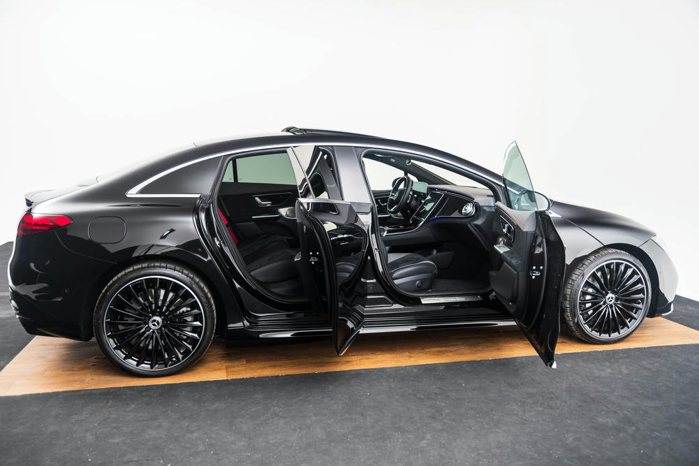 Mercedes EQE (9).jpg