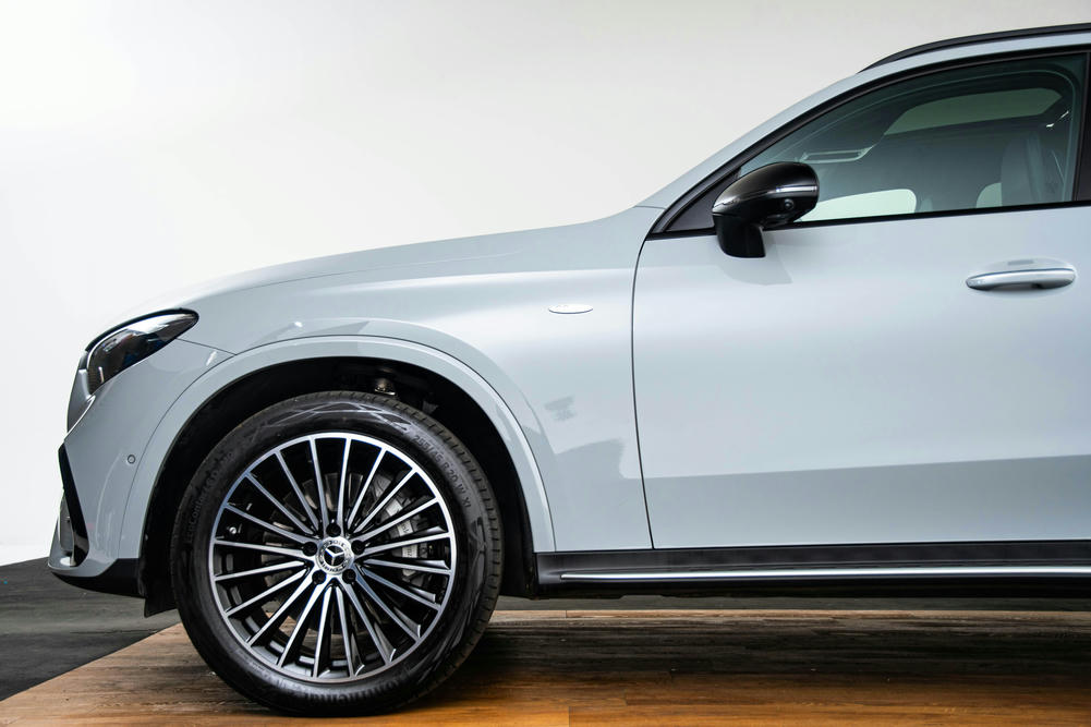 Mercedes GLC Alpin Grau Unilak zijaanzicht