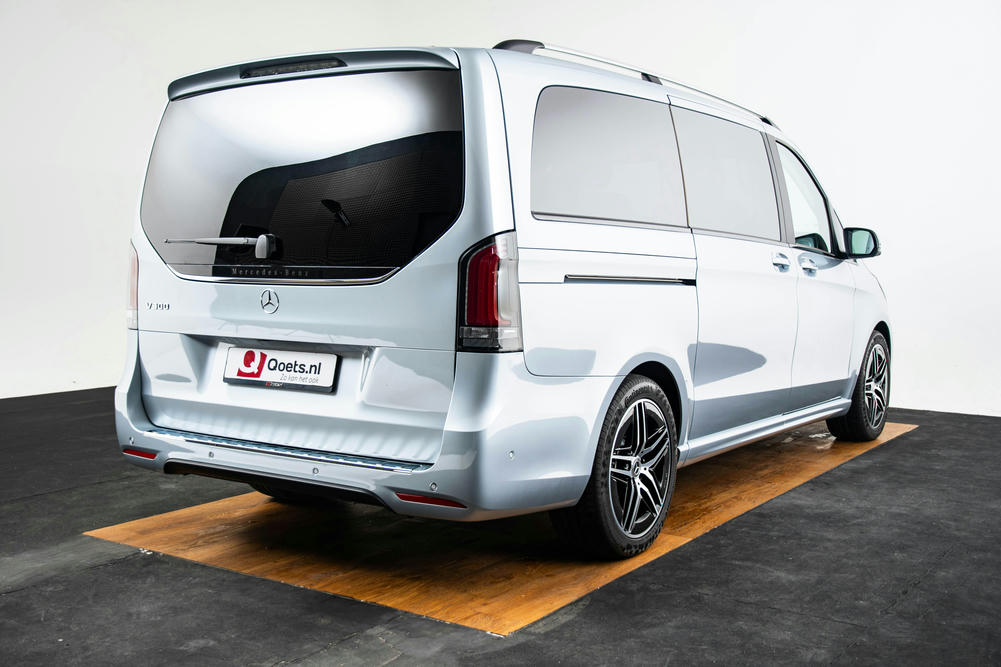 Mercedes V300 benzine achteraanzicht