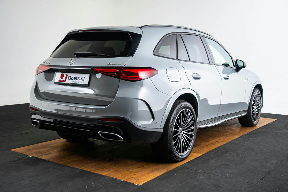 Merceds GLC 400e AlpinGrau achter
