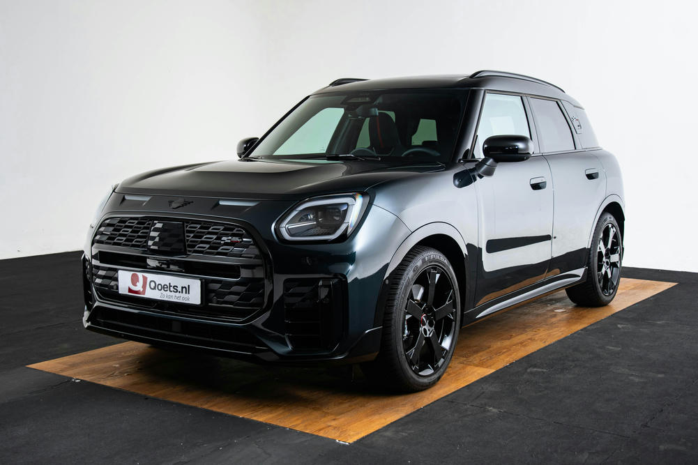 Mini Countryman JCW in de kleur Legend Grey