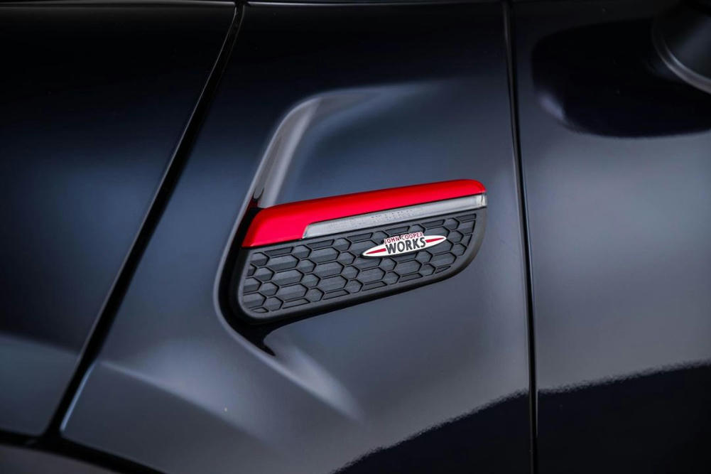 Mini Enigmatic Black metallic (4)