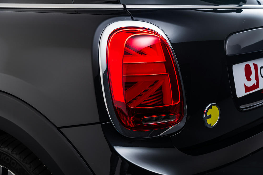 Mini Midnight Black (18).jpg