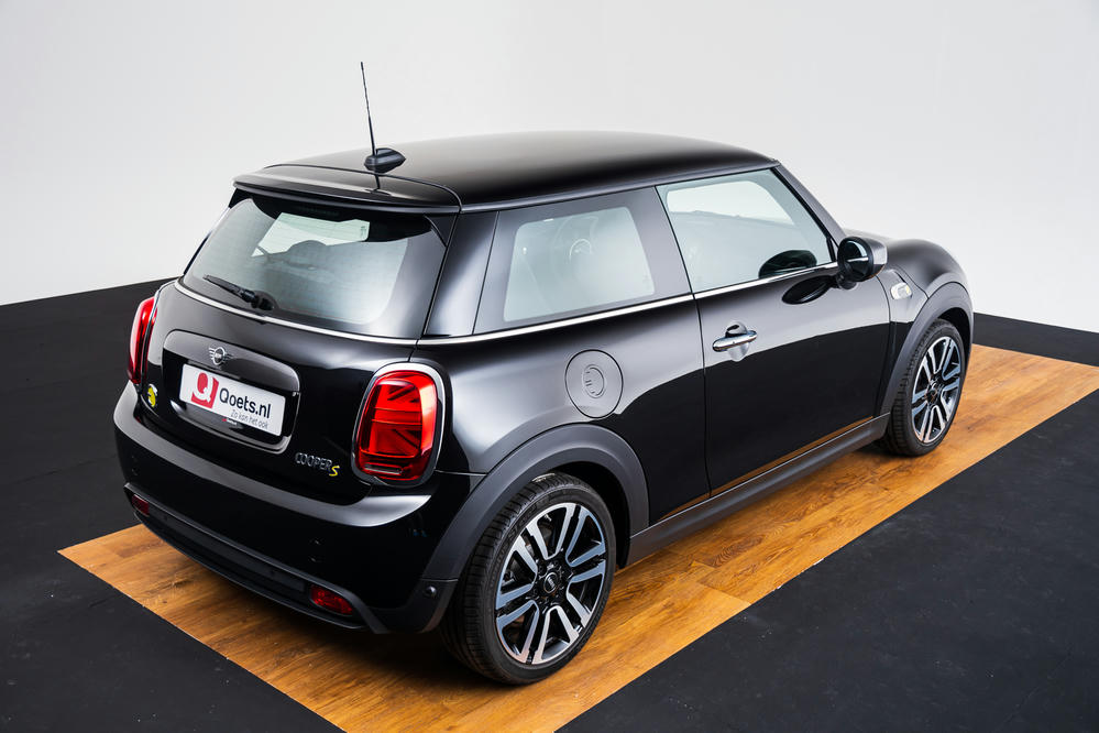 Mini Midnight Black (23).jpg