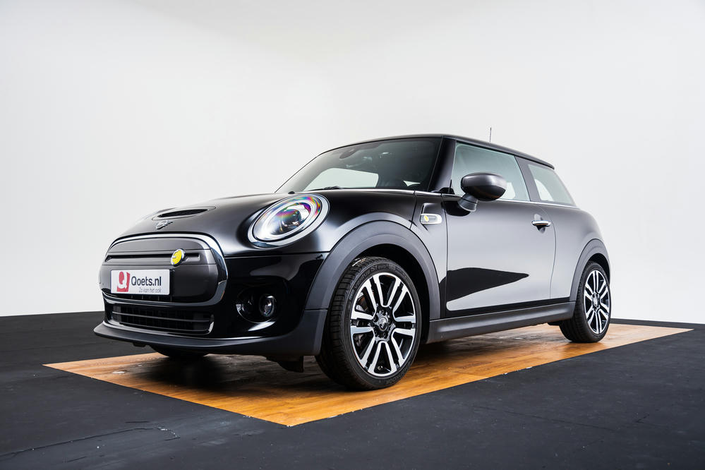 Mini Midnight Black (26).jpg