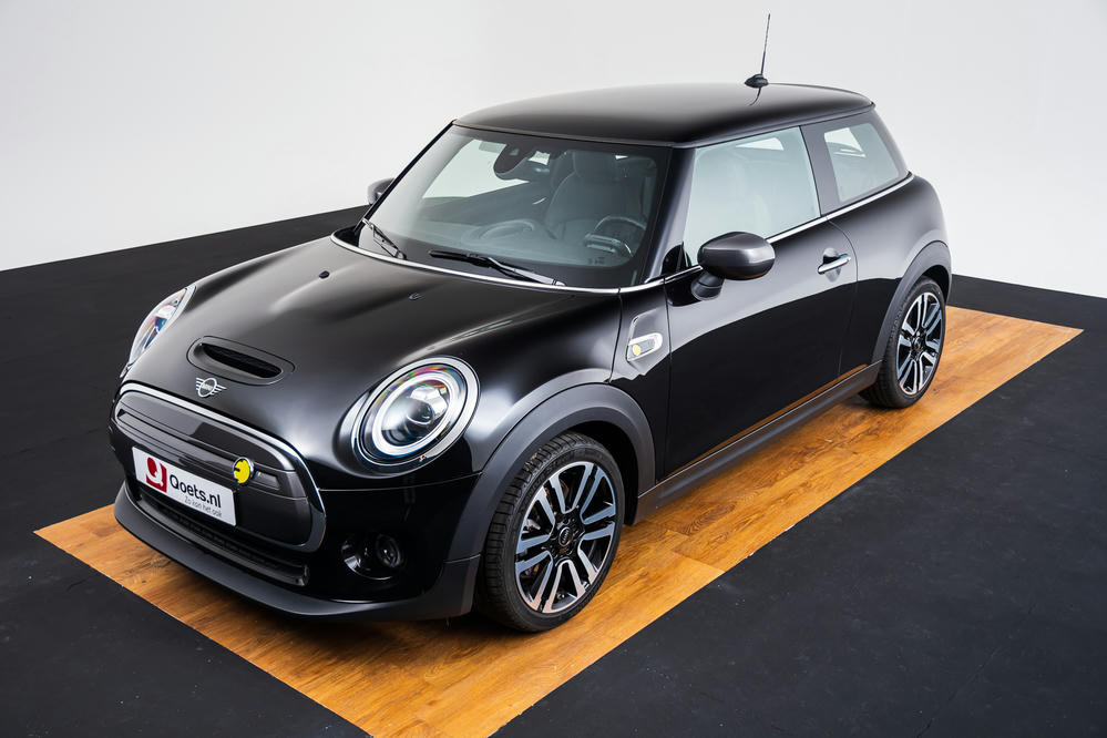 Mini Midnight Black (27).jpg