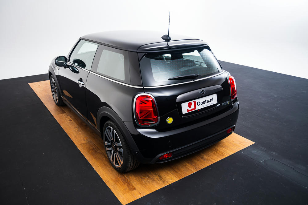 Mini Midnight Black (4).jpg